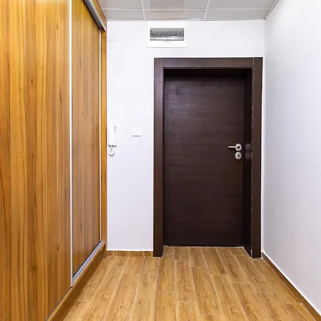 Bright And Cozy Next To A Park By Flat Mаnager